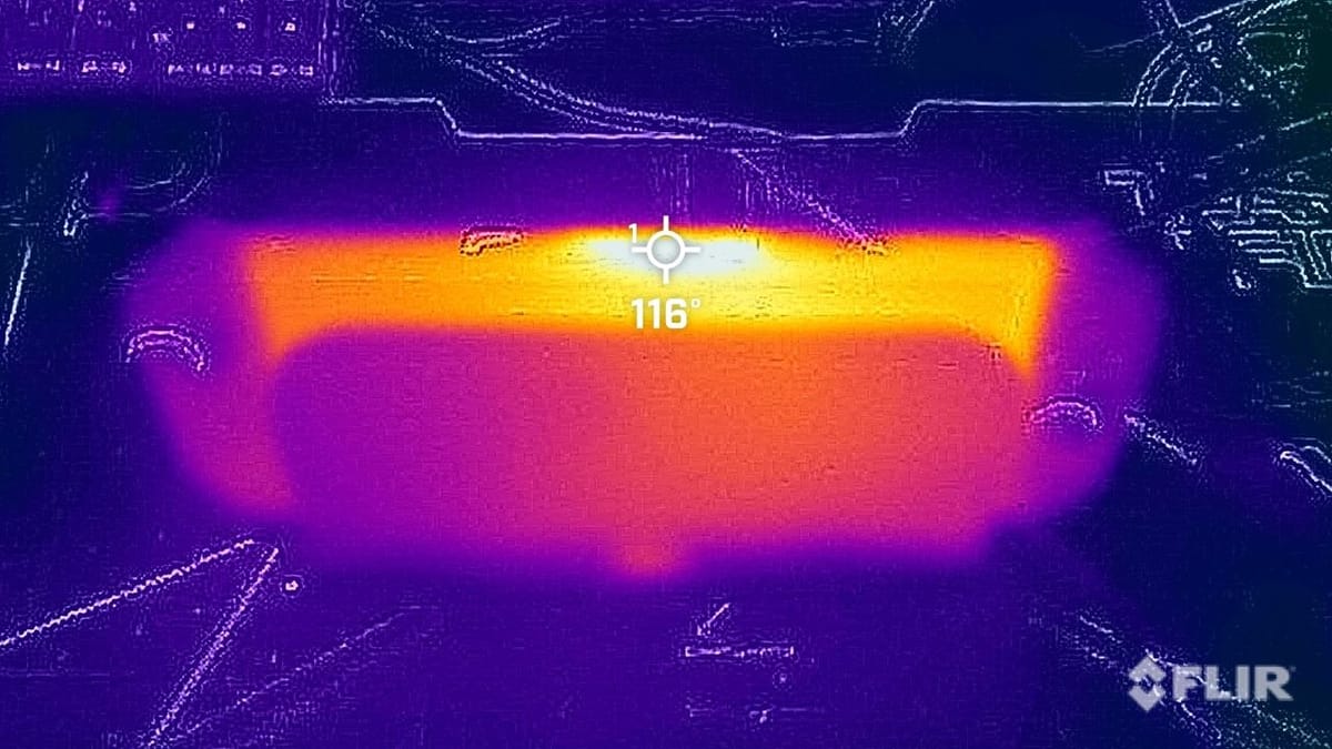 RTX 5070 Ti bị throttling ở 107°C do bôi keo tản nhiệt kém từ nhà máy, cảm biến hotspot bị Nvidia ẩn